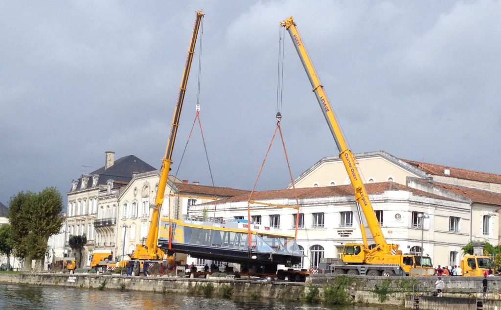 Louer une grue de levage 100T avec opérateur Acoleva